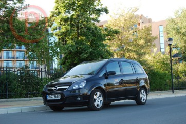 Car hire Opel Zafira 1.9